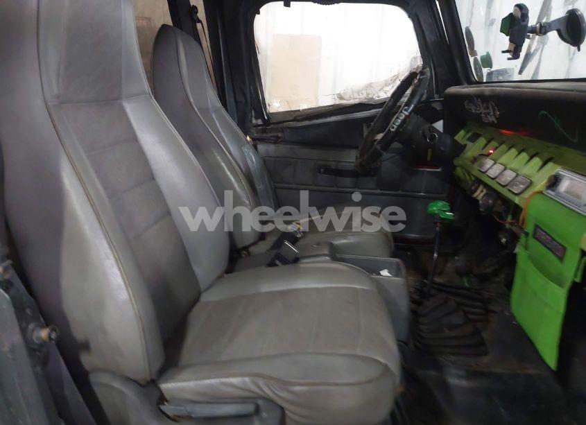 Photo 5 of 1993 Jeep Wrangler / YJ (VIN 1J4FY29S9PP233714)