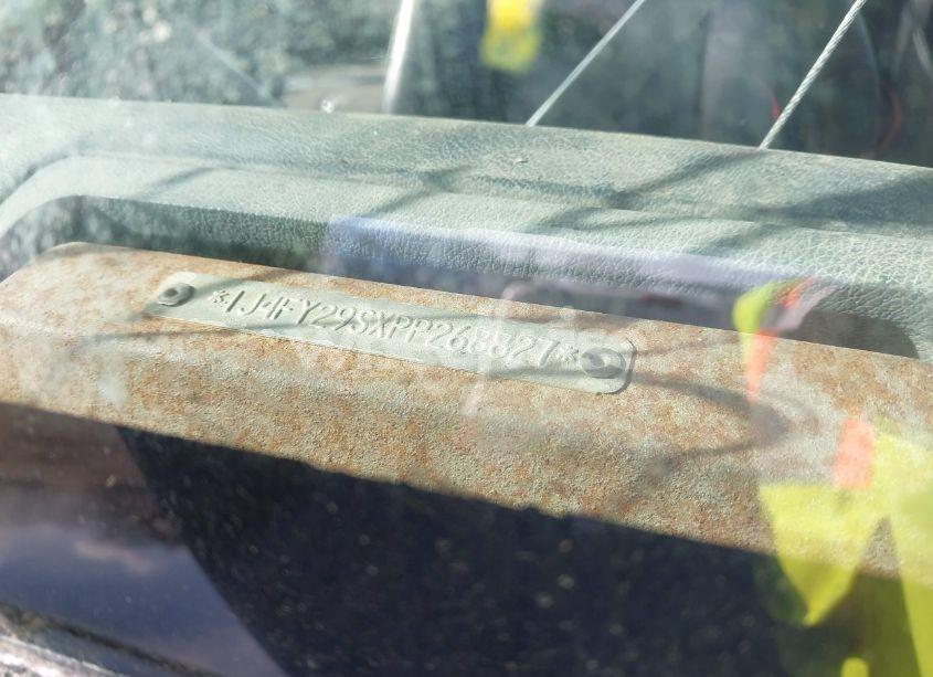 Photo 9 of 1993 Jeep Wrangler / YJ (VIN 1J4FY29SXPP268827)