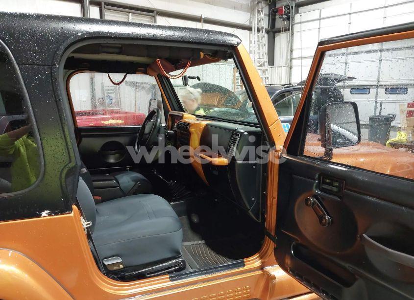 Photo 5 of 1998 Jeep Wrangler SAHARA (VIN 1J4FY49S1WP802940)