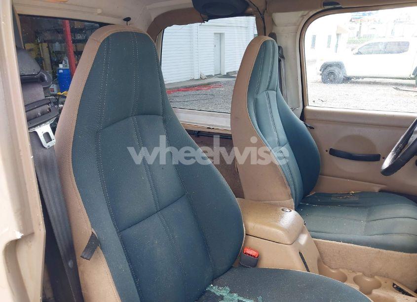 Photo 8 of 1999 Jeep Wrangler SAHARA (VIN 1J4FY49S3XP407594)