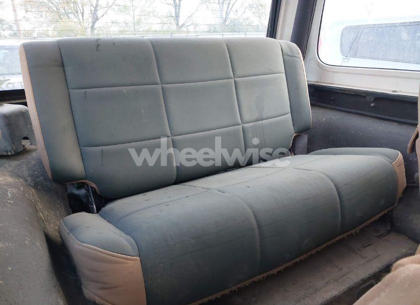 Photo 8 of 1998 Jeep Wrangler SAHARA (VIN 1J4FY49S6WP733257)