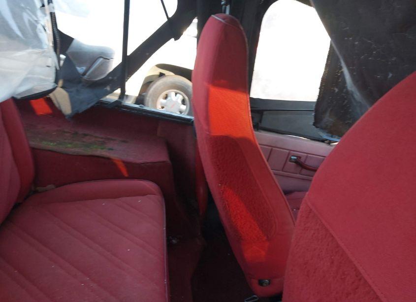 Photo 8 of 1993 Jeep Wrangler / YJ RENEGADE (VIN 1J4FY69SXPP214242)