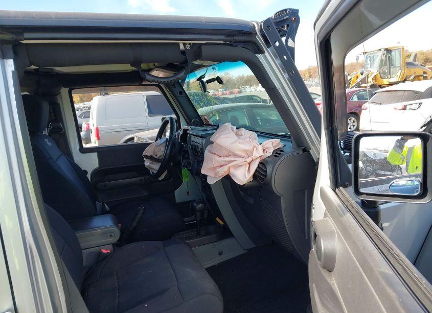 Photo 5 of 2009 Jeep Wrangler UNLIMITED X (VIN 1J4GA39139L738812)