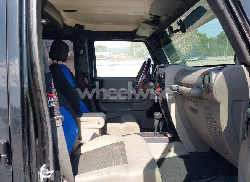 Photo 5 of 2009 Jeep Wrangler UNLIMITED X (VIN 1J4GA39169L742367)