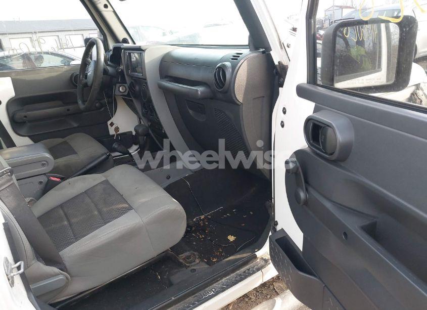 Photo 5 of 2009 Jeep Wrangler UNLIMITED X (VIN 1J4GA39199L722128)