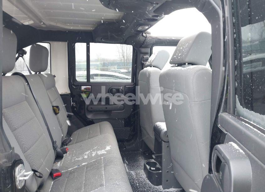 Photo 8 of 2008 Jeep Wrangler UNLIMITED SAHARA (VIN 1J4GA59118L553927)