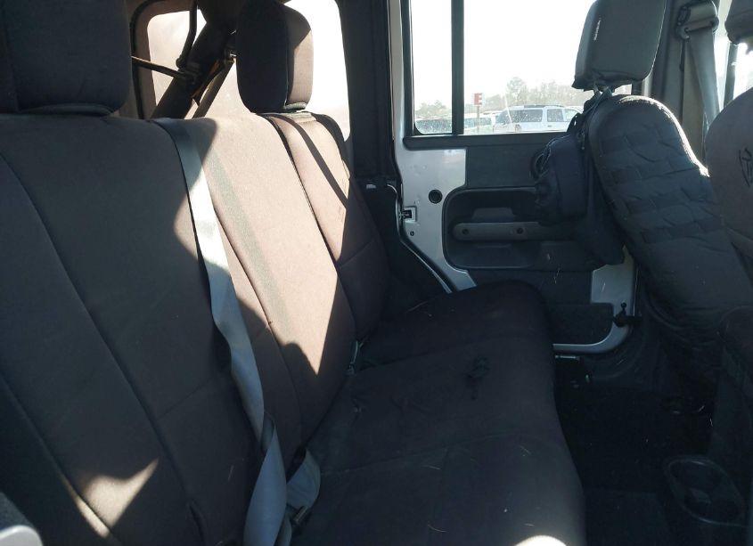 Photo 8 of 2007 Jeep Wrangler UNLIMITED SAHARA (VIN 1J4GA59127L186048)