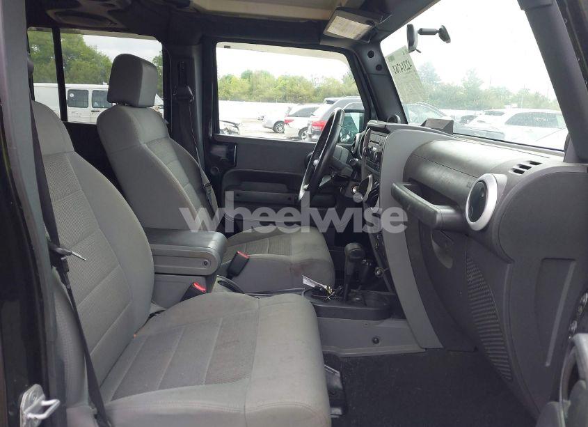 Photo 5 of 2008 Jeep Wrangler UNLIMITED SAHARA (VIN 1J4GA59128L512626)