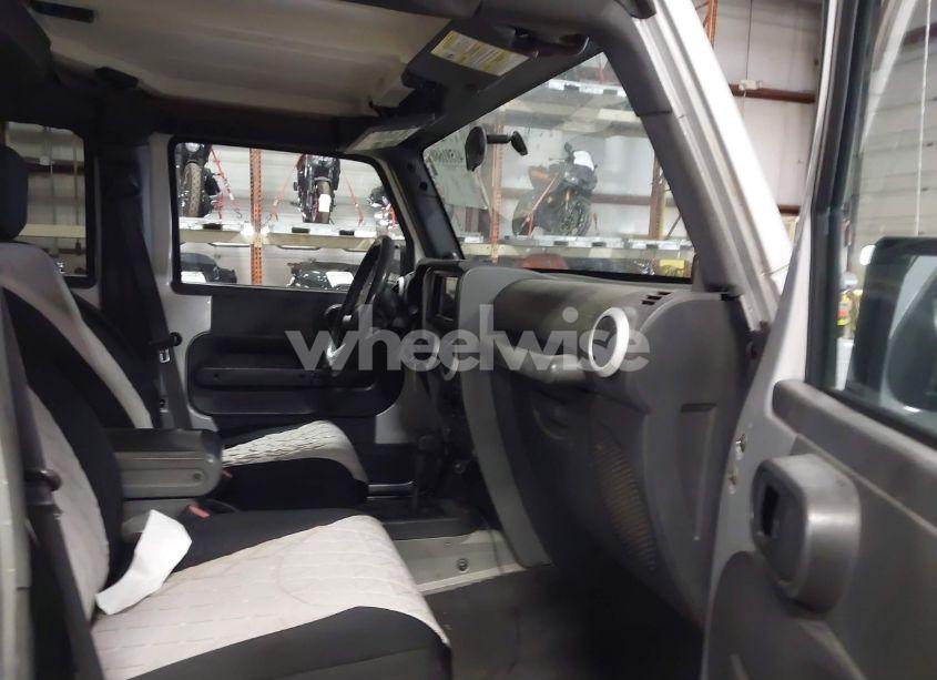 Photo 5 of 2009 Jeep Wrangler UNLIMITED SAHARA (VIN 1J4GA59129L741650)