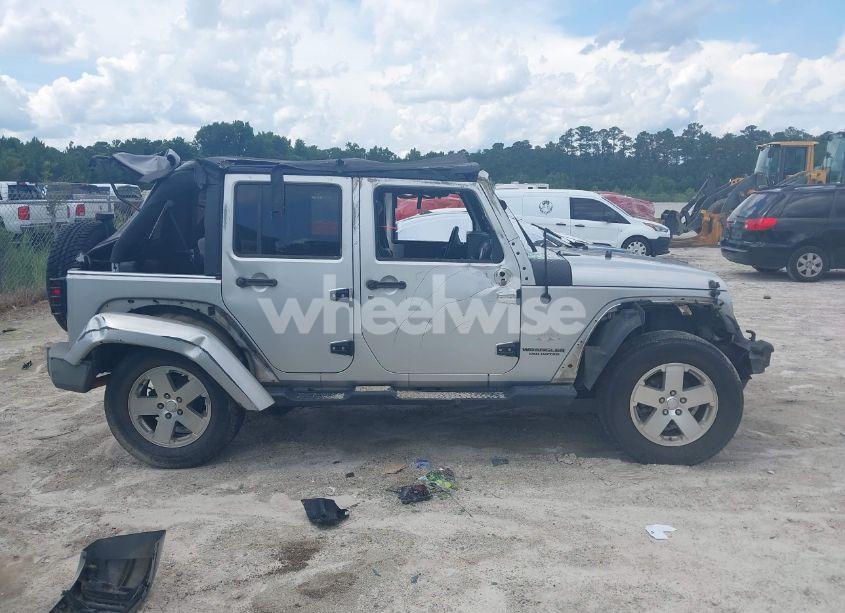 Photo 13 of 2009 Jeep Wrangler UNLIMITED SAHARA (VIN 1J4GA59149L720511)