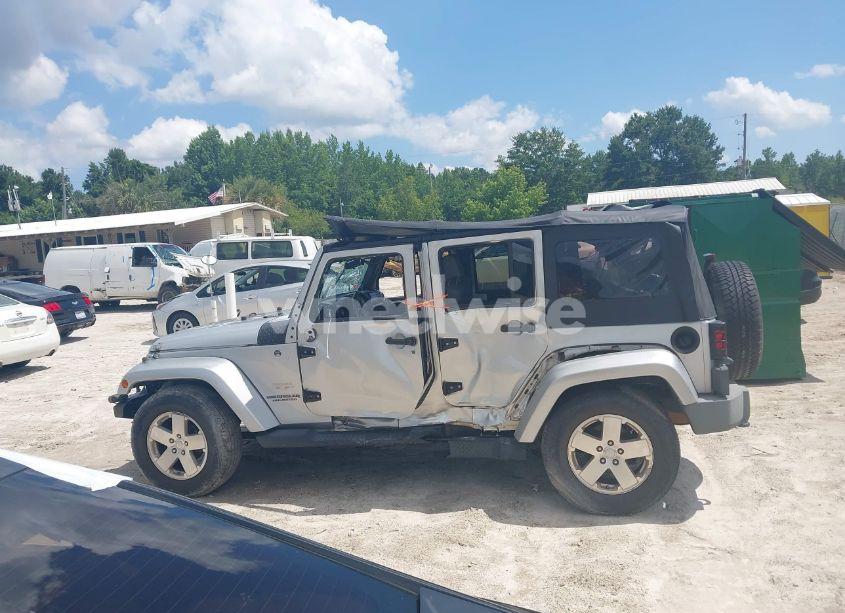 Photo 14 of 2009 Jeep Wrangler UNLIMITED SAHARA (VIN 1J4GA59149L720511)