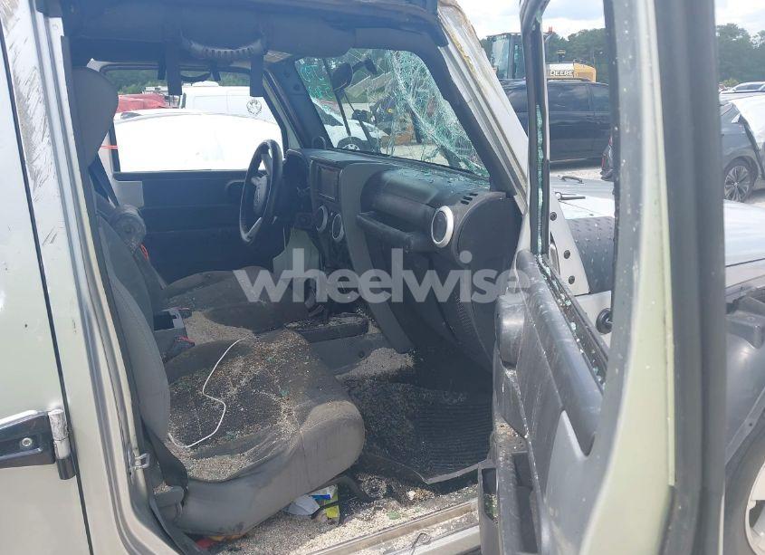 Photo 5 of 2009 Jeep Wrangler UNLIMITED SAHARA (VIN 1J4GA59149L720511)