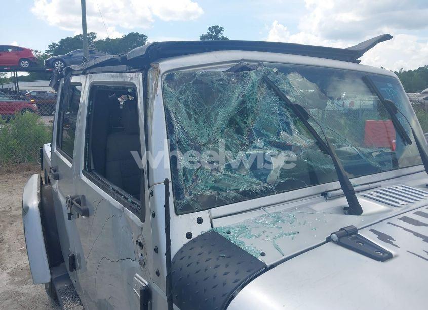 Photo 6 of 2009 Jeep Wrangler UNLIMITED SAHARA (VIN 1J4GA59149L720511)