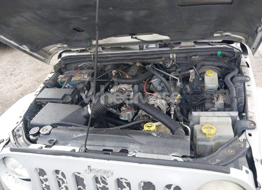 Photo 10 of 2008 Jeep Wrangler UNLIMITED SAHARA (VIN 1J4GA59158L501099)