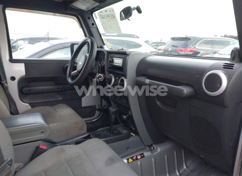 Photo 5 of 2009 Jeep Wrangler UNLIMITED SAHARA (VIN 1J4GA59169L735947)