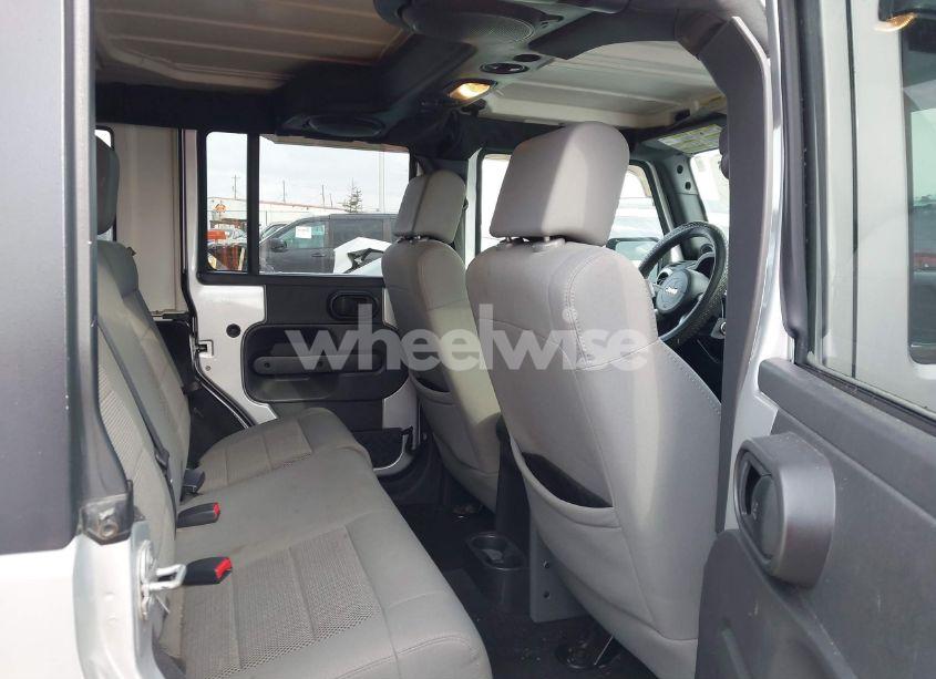 Photo 8 of 2009 Jeep Wrangler UNLIMITED SAHARA (VIN 1J4GA59169L735947)