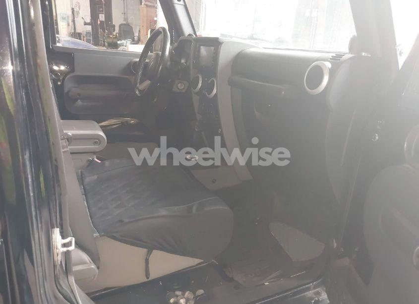 Photo 5 of 2009 Jeep Wrangler UNLIMITED SAHARA (VIN 1J4GA59169L781746)