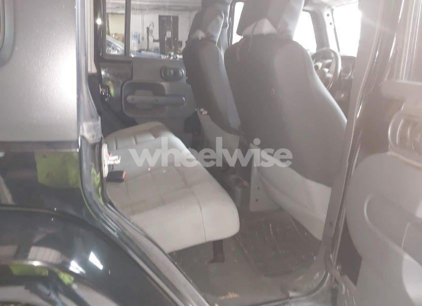 Photo 8 of 2009 Jeep Wrangler UNLIMITED SAHARA (VIN 1J4GA59169L781746)