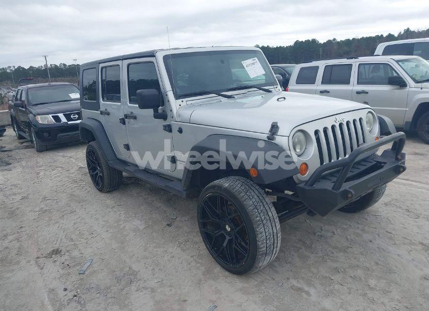 2007 Jeep Wrangler UNLIMITED SAHARA (VIN 1J4GA591X7L138670) main photo