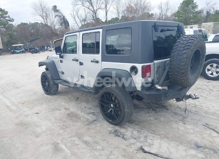 Photo 3 of 2007 Jeep Wrangler UNLIMITED SAHARA (VIN 1J4GA591X7L138670)