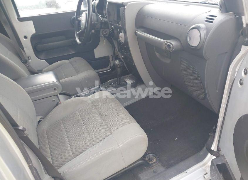 Photo 5 of 2007 Jeep Wrangler UNLIMITED SAHARA (VIN 1J4GA591X7L138670)