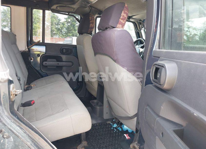 Photo 8 of 2008 Jeep Wrangler UNLIMITED SAHARA (VIN 1J4GA591X8L520621)