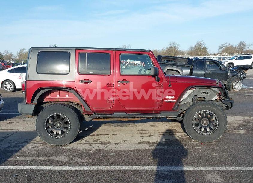 Photo 13 of 2009 Jeep Wrangler UNLIMITED SAHARA (VIN 1J4GA591X9L701493)