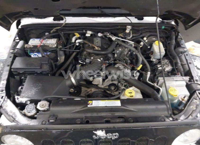 Photo 10 of 2009 Jeep Wrangler UNLIMITED SAHARA (VIN 1J4GA591X9L705804)