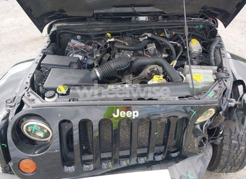 Photo 10 of 2011 Jeep Wrangler SAHARA (VIN 1J4GA5D11BL617222)
