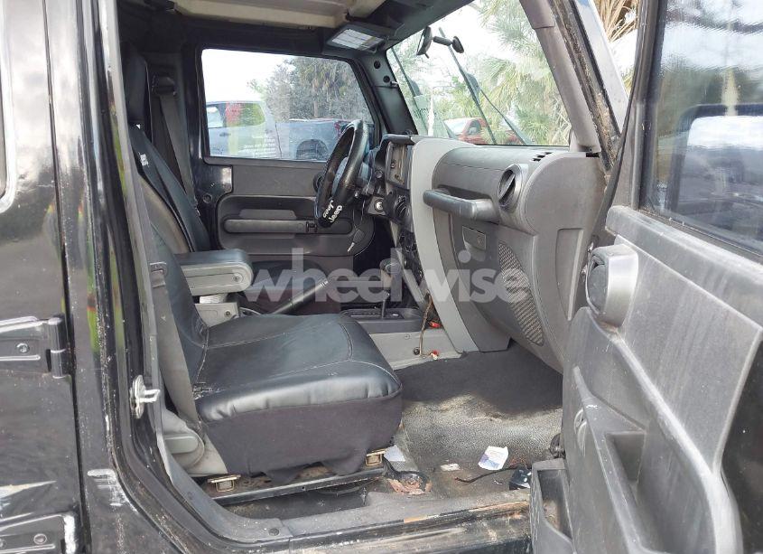 Photo 5 of 2007 Jeep Wrangler UNLIMITED SAHARA (VIN 1J4GB59147L102728)