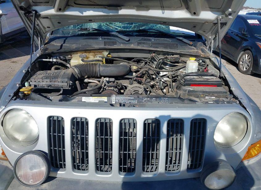 Photo 10 of 2005 Jeep Liberty RENEGADE (VIN 1J4GK38K55W576682)