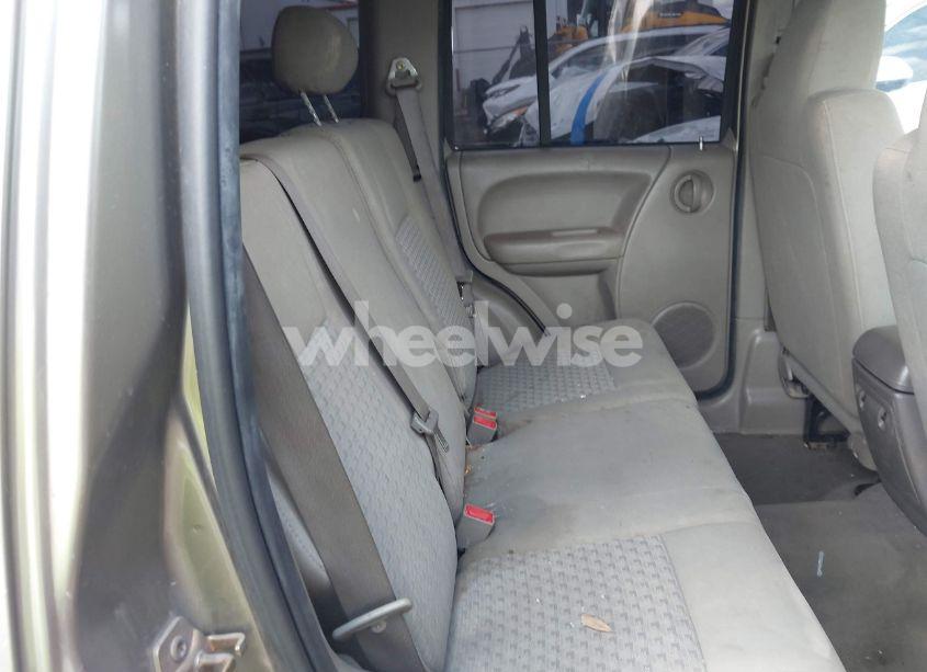 Photo 8 of 2005 Jeep Liberty RENEGADE (VIN 1J4GK38K55W642096)