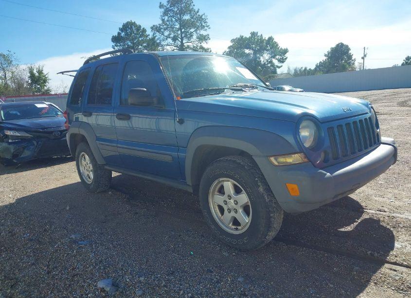 2005 Jeep Liberty SPORT (VIN 1J4GK48K05W612820) main photo