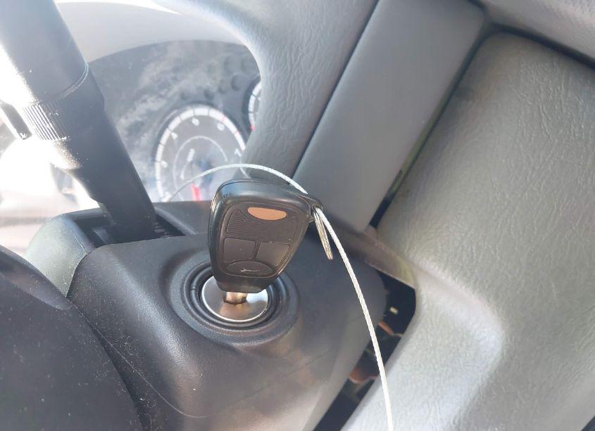 Photo 10 of 2005 Jeep Liberty SPORT (VIN 1J4GK48K05W612820)