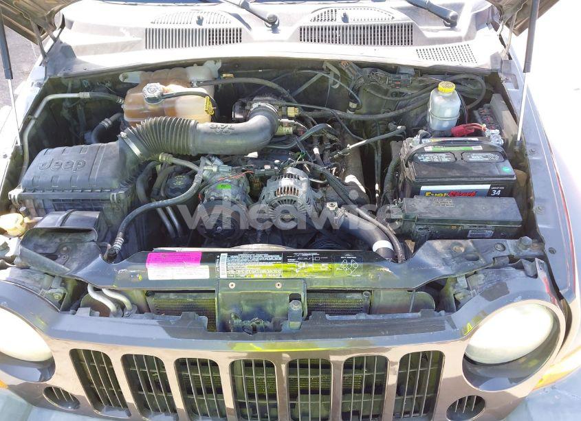 Photo 10 of 2005 Jeep Liberty SPORT (VIN 1J4GK48K05W680096)