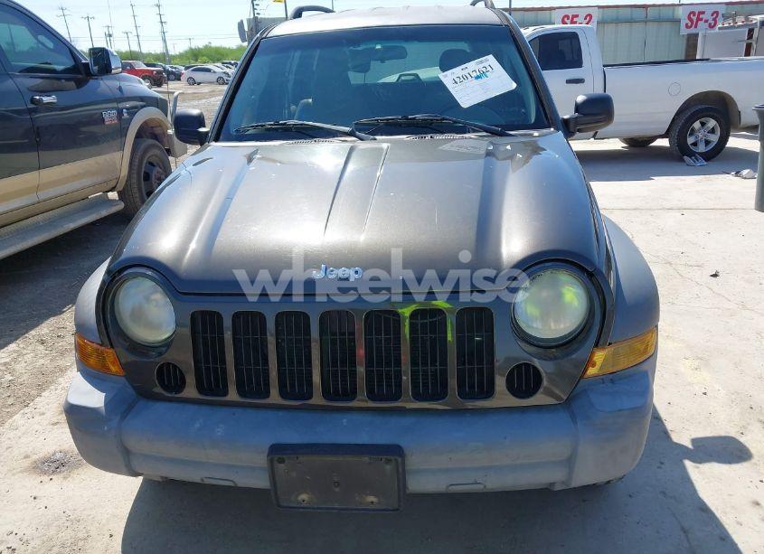 Photo 12 of 2005 Jeep Liberty SPORT (VIN 1J4GK48K05W680096)
