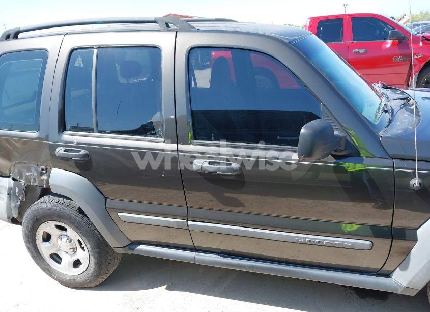 Photo 13 of 2005 Jeep Liberty SPORT (VIN 1J4GK48K05W680096)