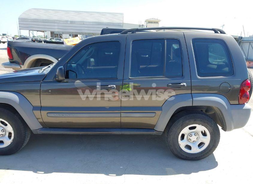 Photo 14 of 2005 Jeep Liberty SPORT (VIN 1J4GK48K05W680096)