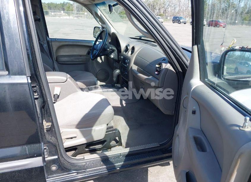 Photo 5 of 2004 Jeep Liberty SPORT (VIN 1J4GK48K24W186921)