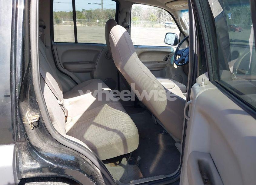 Photo 8 of 2004 Jeep Liberty SPORT (VIN 1J4GK48K24W186921)