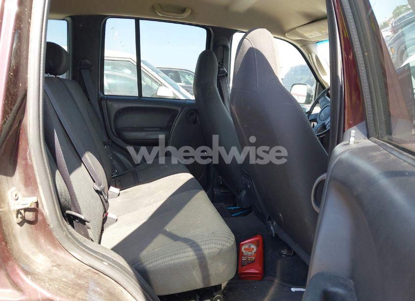 Photo 8 of 2004 Jeep Liberty SPORT (VIN 1J4GK48K24W263237)