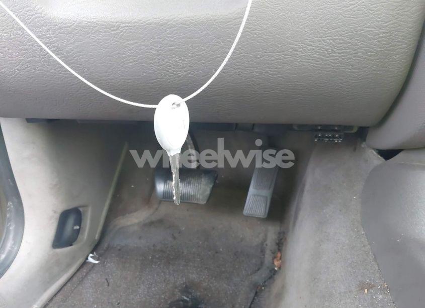 Photo 11 of 2004 Jeep Liberty SPORT (VIN 1J4GK48K34W120801)