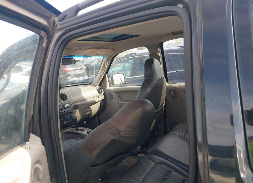 Photo 8 of 2004 Jeep Liberty SPORT (VIN 1J4GK48K44W185396)