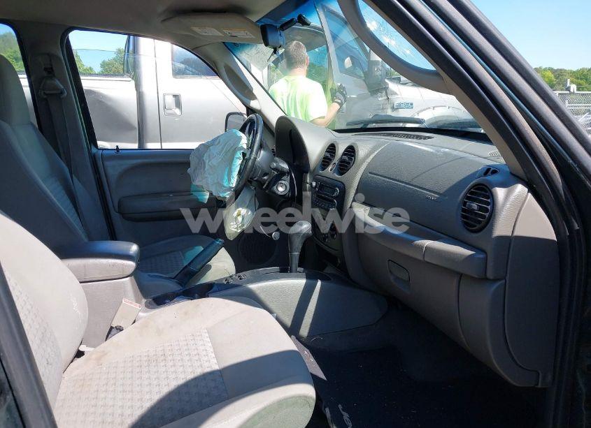 Photo 5 of 2006 Jeep Liberty SPORT (VIN 1J4GK48K66W122836)