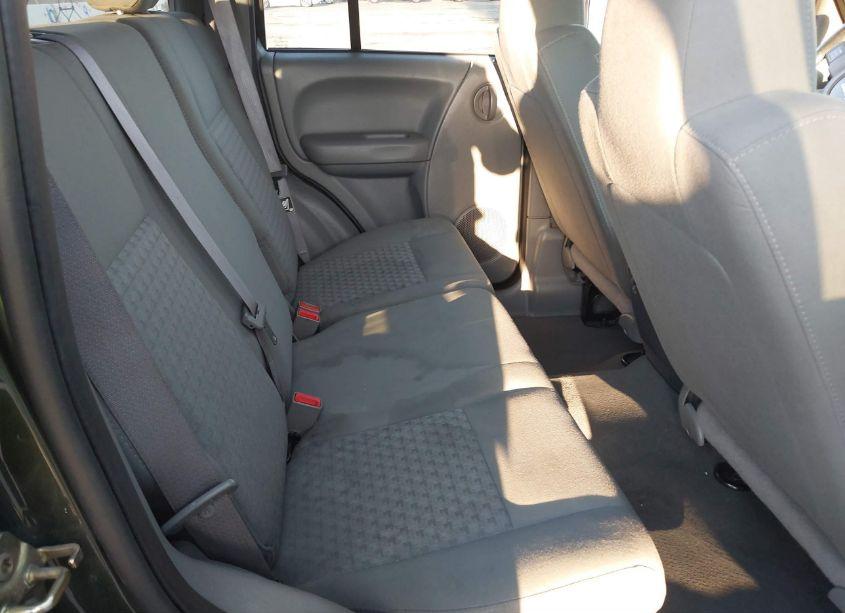 Photo 8 of 2007 Jeep Liberty SPORT (VIN 1J4GK48K67W688853)