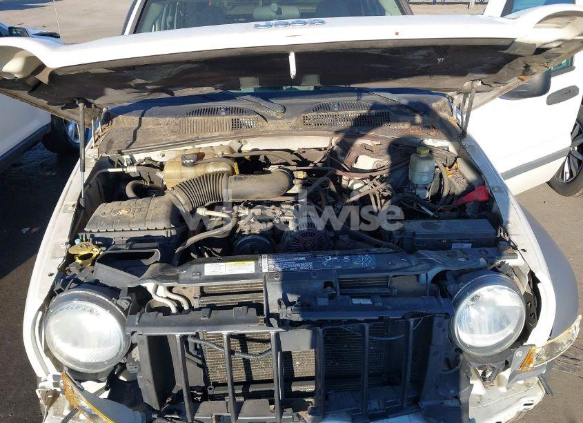 Photo 10 of 2005 Jeep Liberty SPORT (VIN 1J4GK48K75W607761)
