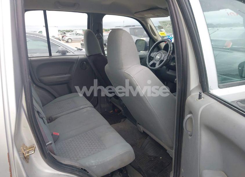 Photo 8 of 2006 Jeep Liberty SPORT (VIN 1J4GK48K86W281390)