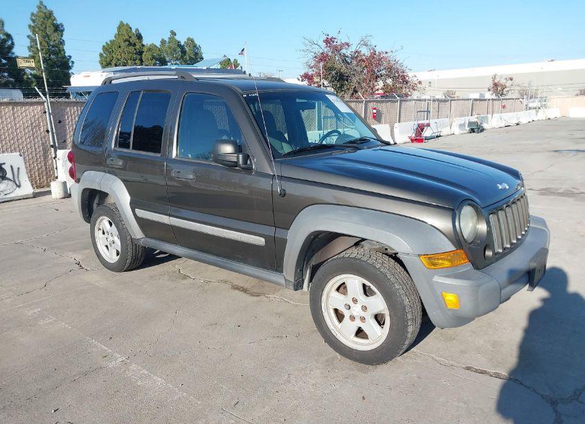 2005 Jeep Liberty SPORT (VIN 1J4GK48KX5W511025) main photo