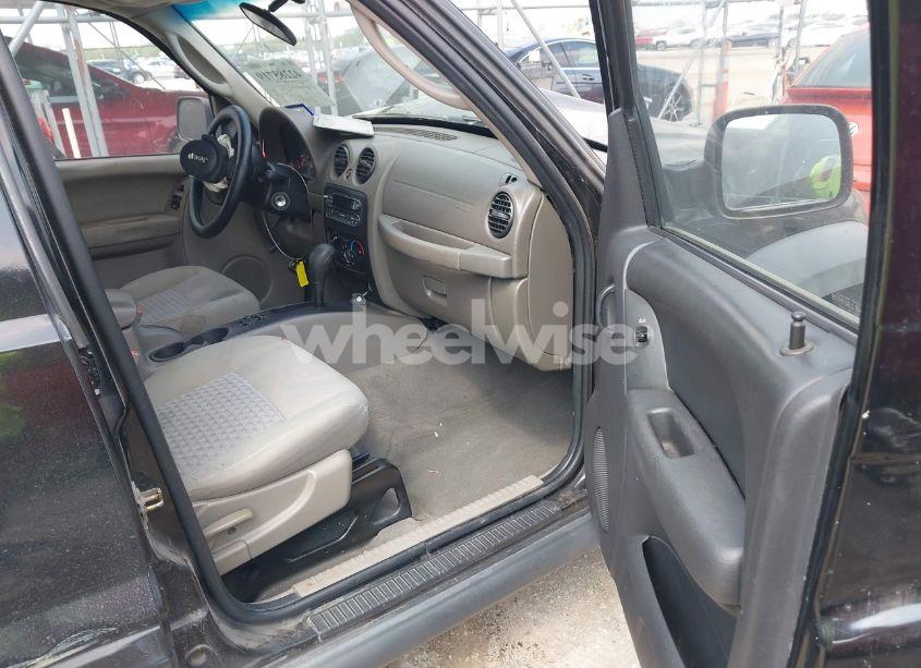 Photo 5 of 2006 Jeep Liberty SPORT (VIN 1J4GK48KX6W268768)