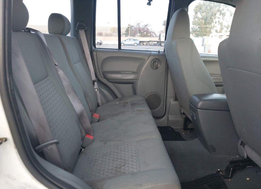 Photo 8 of 2007 Jeep Liberty SPORT (VIN 1J4GK48KX7W642734)